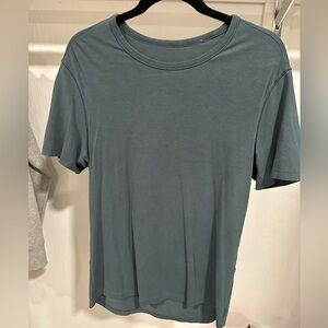 Lululemon T-Shirt